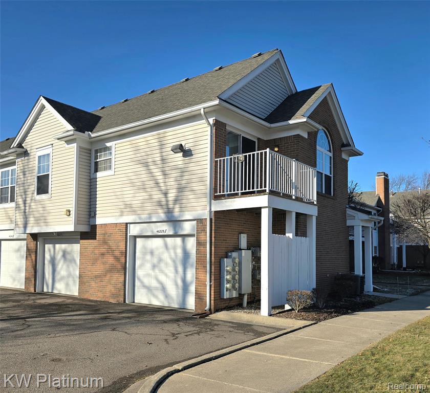 46225 CAVALIER Drive, Macomb, MI 48044 — Photo 2