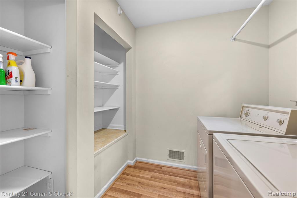 9 Canfield Circle, Dearborn Heights, MI 48127 — Photo 9
