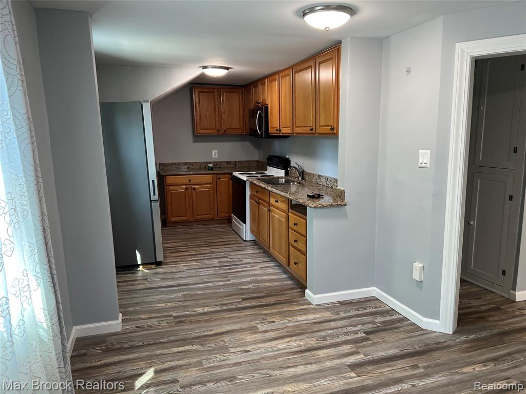 51136 TAYLOR Street, New Baltimore, MI 48047 — Photo 4