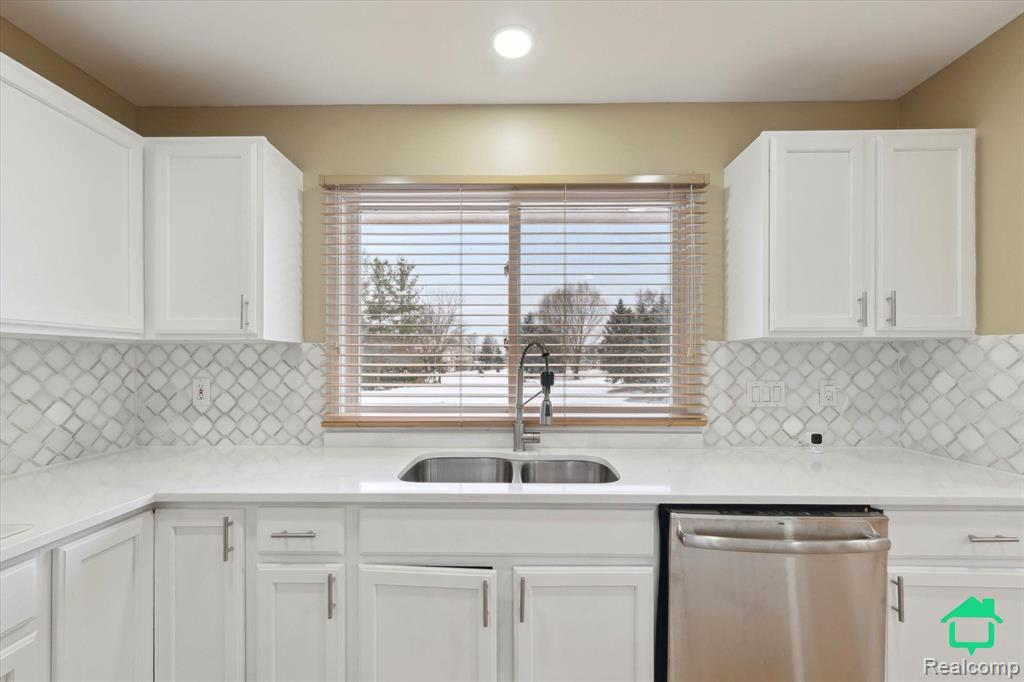 51065 Weston Drive, Plymouth, MI 48170 — Photo 16