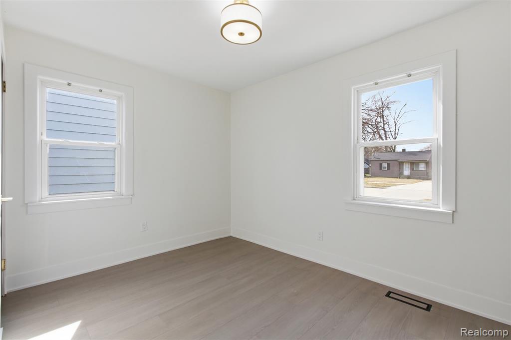26066 Barrington Street, Madison Heights, MI 48071 — Photo 14