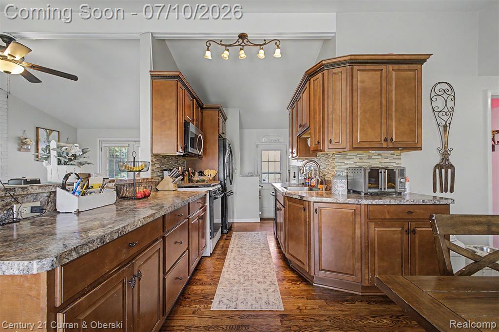 1596 W 13 Mile Road, Madison Heights, MI 48071 — Photo 8