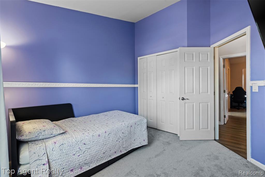 5675 Millpointe Drive, Waterford, MI 48327 — Photo 16