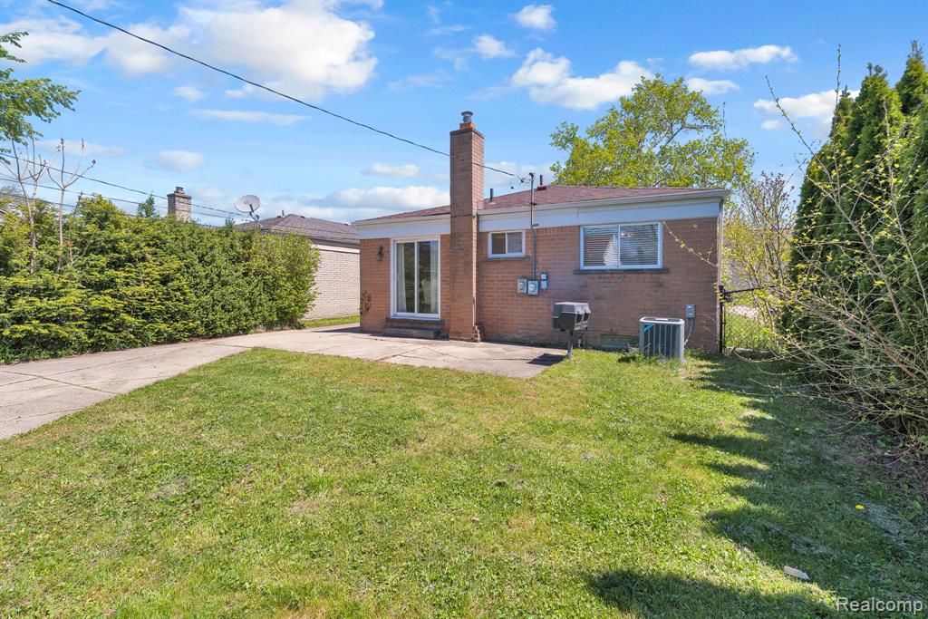 6499 Mayburn Street, Dearborn Heights, MI 48127 — Photo 36