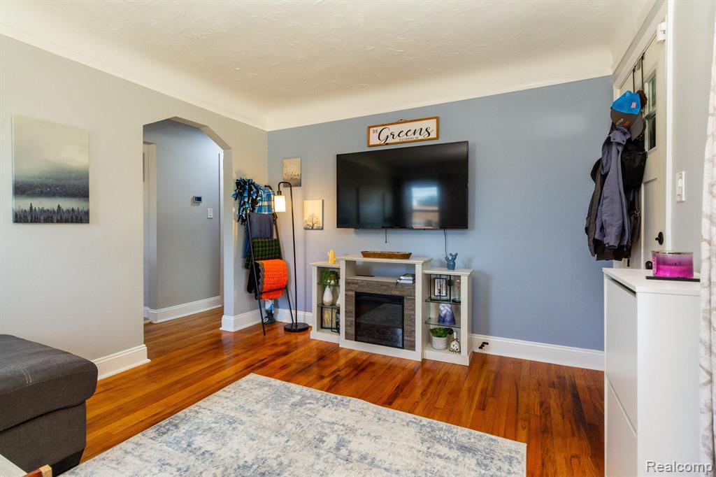 9732 LAURENCE Avenue, Allen Park, MI 48101 — Photo 8