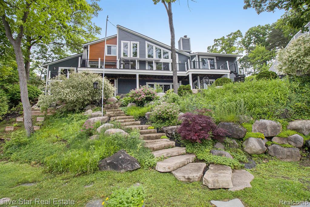 7025 Dandison Boulevard, West Bloomfield, MI 48324 — Photo 71