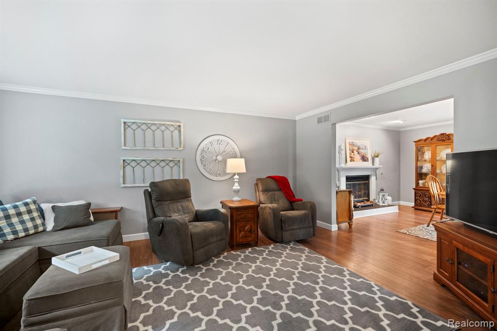 4386 Kelly Circle Drive, Commerce Twp, MI 48390 — Photo 5