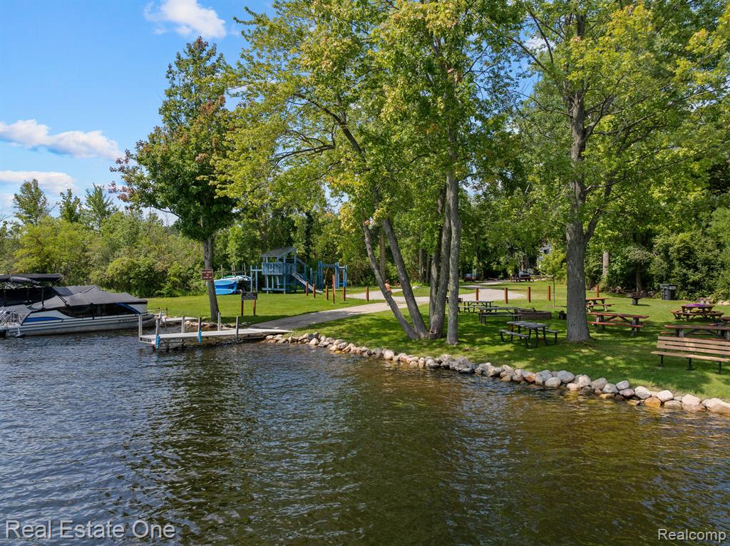 5026 GALLAGHER Boulevard, Whitmore Lake, MI 48189 — Photo 30