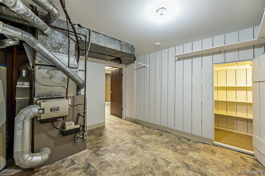 449 Burton Court, Ypsilanti, MI 48197 — Photo 45