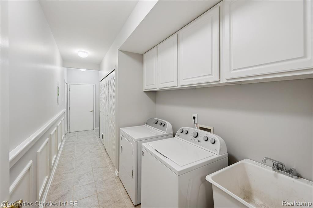 16865 Carriage Way, Northville, MI 48168 — Photo 28