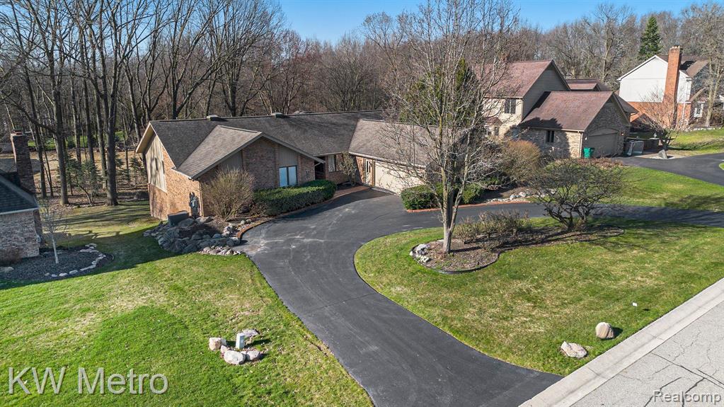 6545 PARK VALLEY Drive, Clarkston, MI 48348 — Photo 47