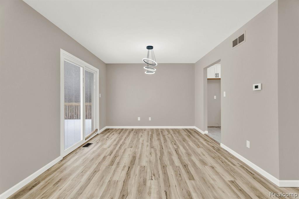 7820 Rampart Trail, Waterford, MI 48327 — Photo 13