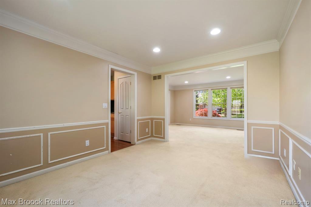 7657 Windgate Circle, West Bloomfield, MI 48323 — Photo 14