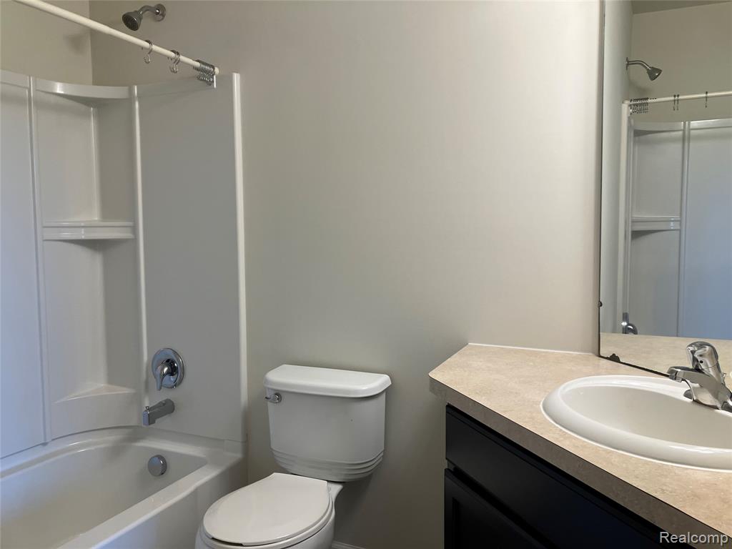 44474 Gwinnett Loop, Novi, MI — Photo 11