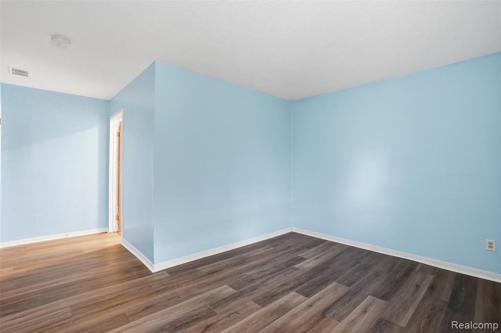 1028 Carlton Drive, Milan, MI 48160 — Photo 8
