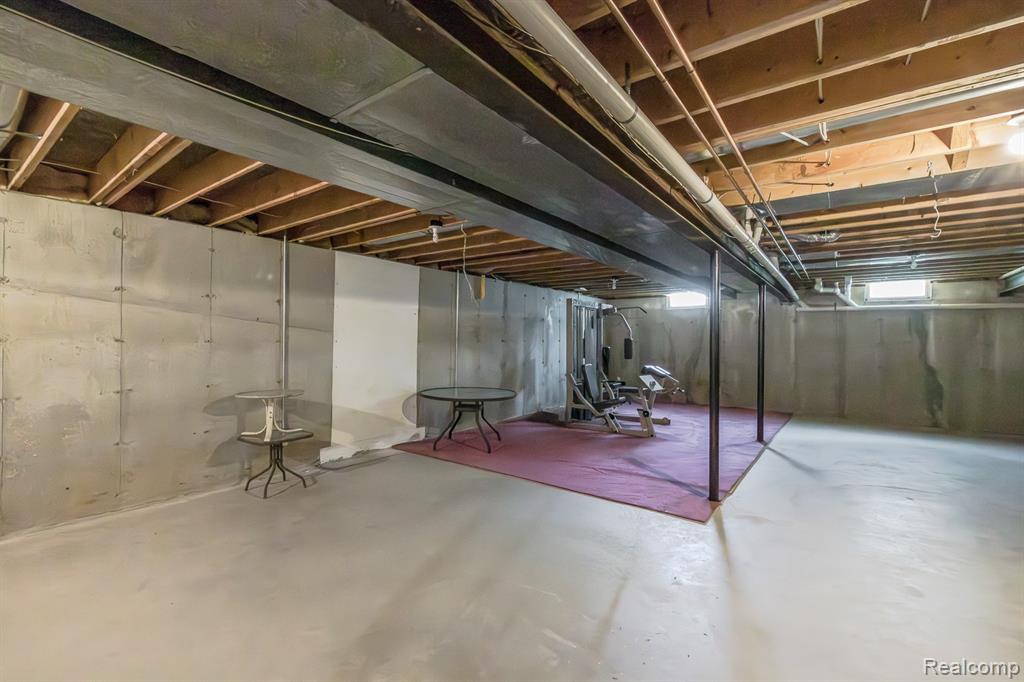 4304 W Pointe Drive, Waterford, MI 48329 — Photo 29