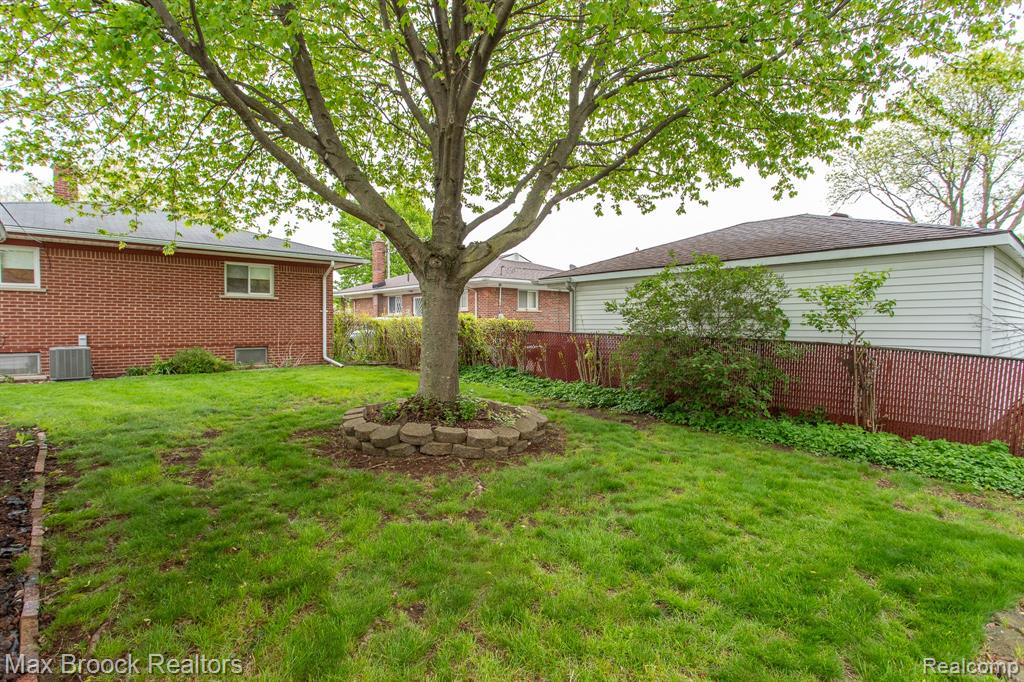 13565 Dixie, Redford, MI 48239 — Photo 41