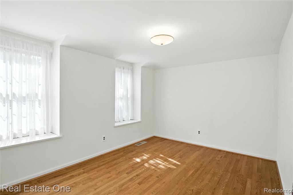 604 Longford Drive, Rochester Hills, MI 48309 — Photo 29