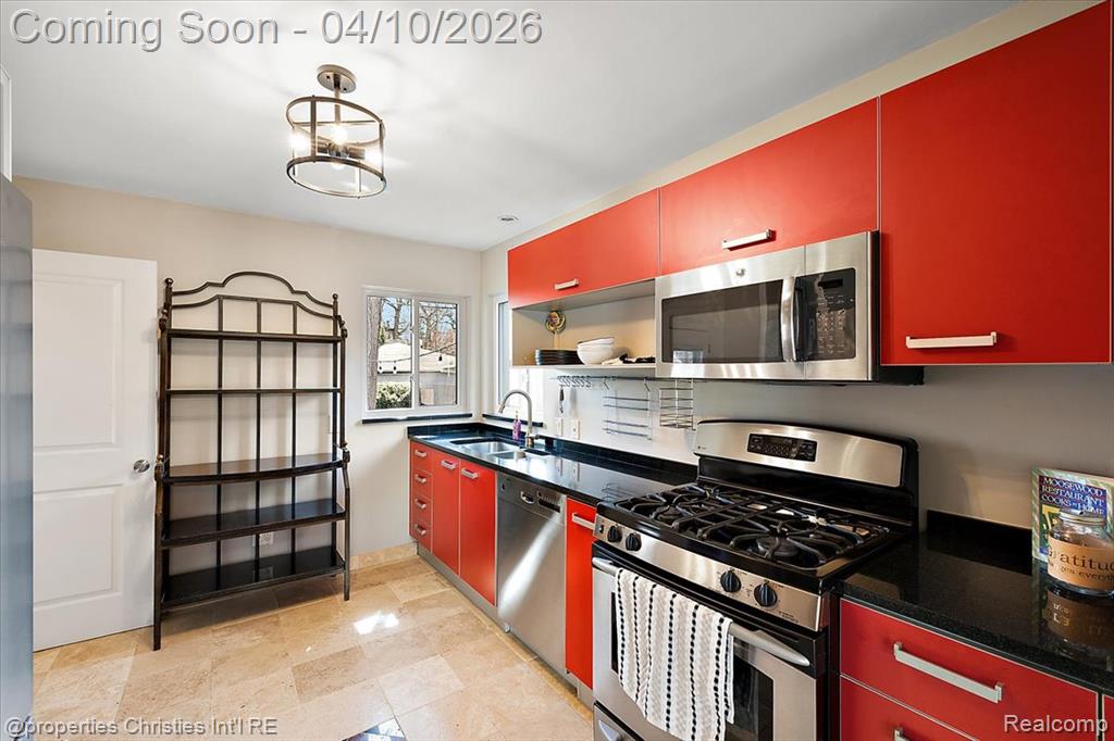 8441 Northfield Boulevard, Oak Park, MI 48237 — Photo 11