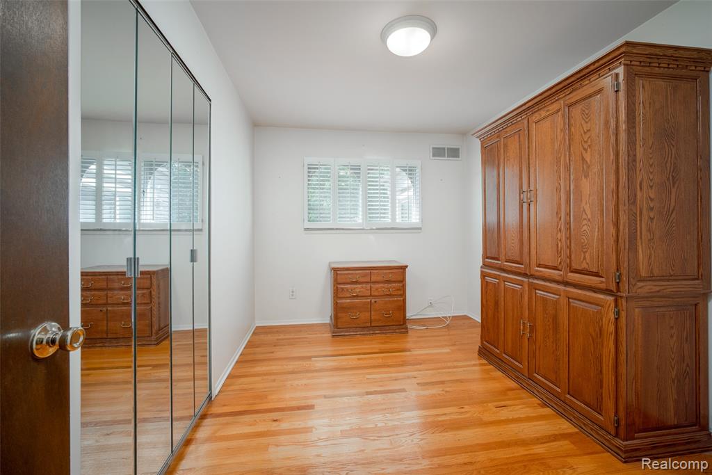 42929 Versailles Road, Canton, MI 48187 — Photo 17
