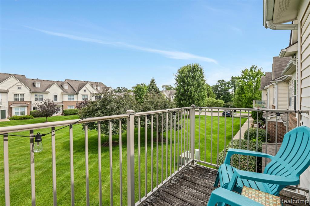 5203 WIDGEON Lane, Walled Lake, MI 48390 — Photo 8