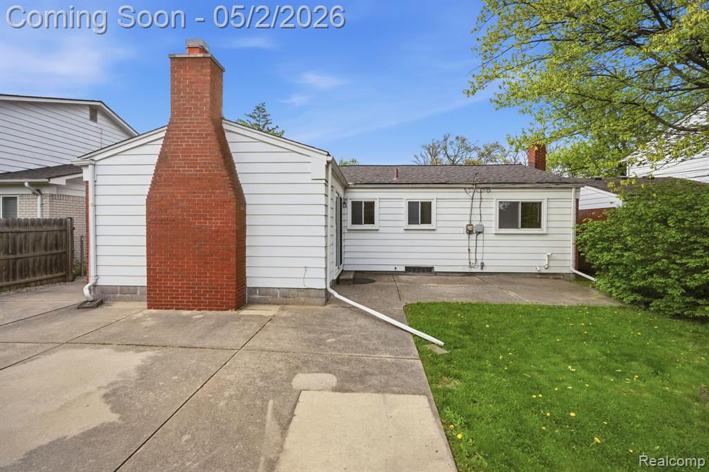 19704 Parkside Street, Saint Clair Shores, MI 48080 — Photo 38