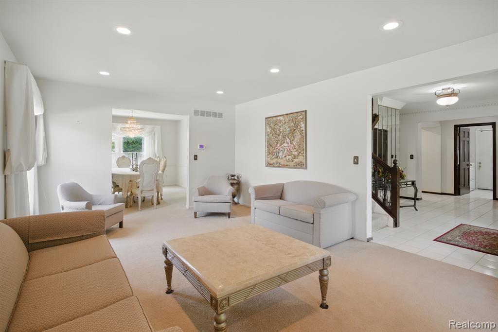 5389 Vincennes Drive, Bloomfield Hills, MI 48302 — Photo 24