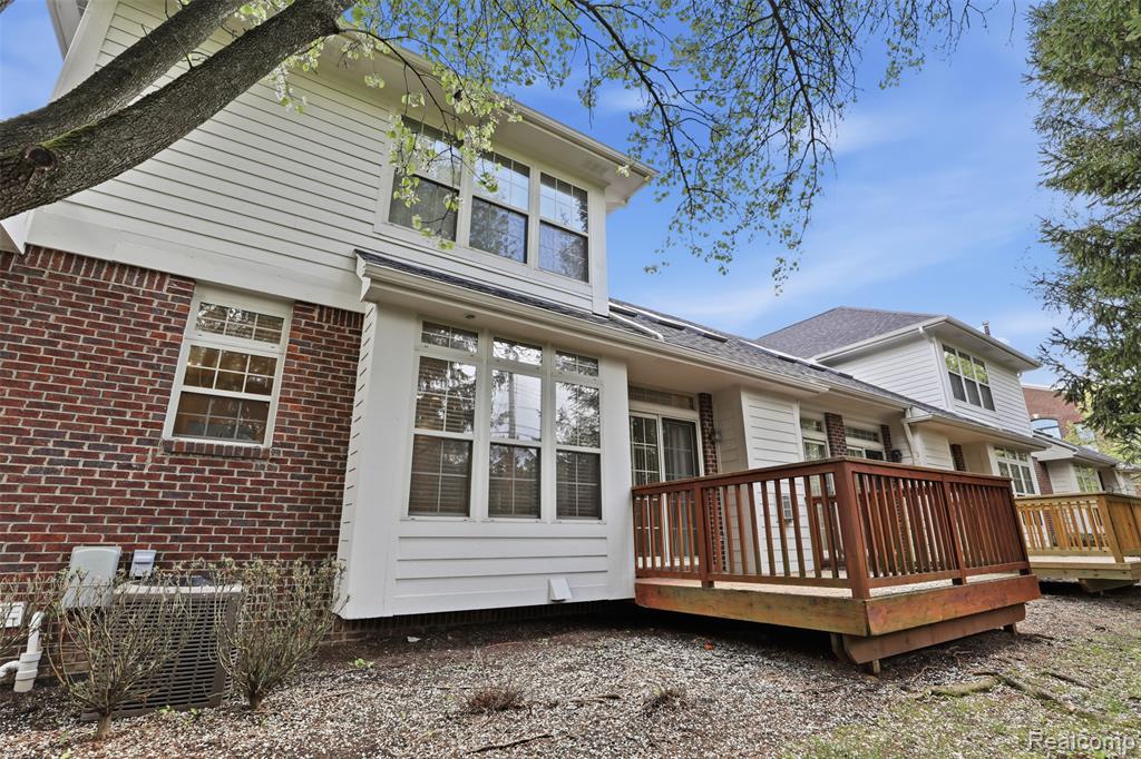 4368 Gateway Circle, West Bloomfield, MI — Photo 43
