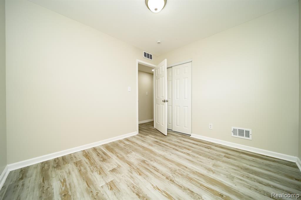 23817 Bredow Avenue, Trenton, MI 48174 — Photo 32