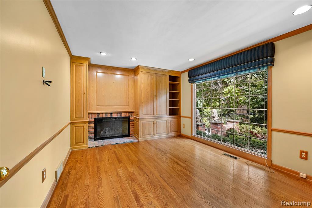 194 Charlevoix Avenue, Grosse Pointe Farms, MI 48236 — Photo 24