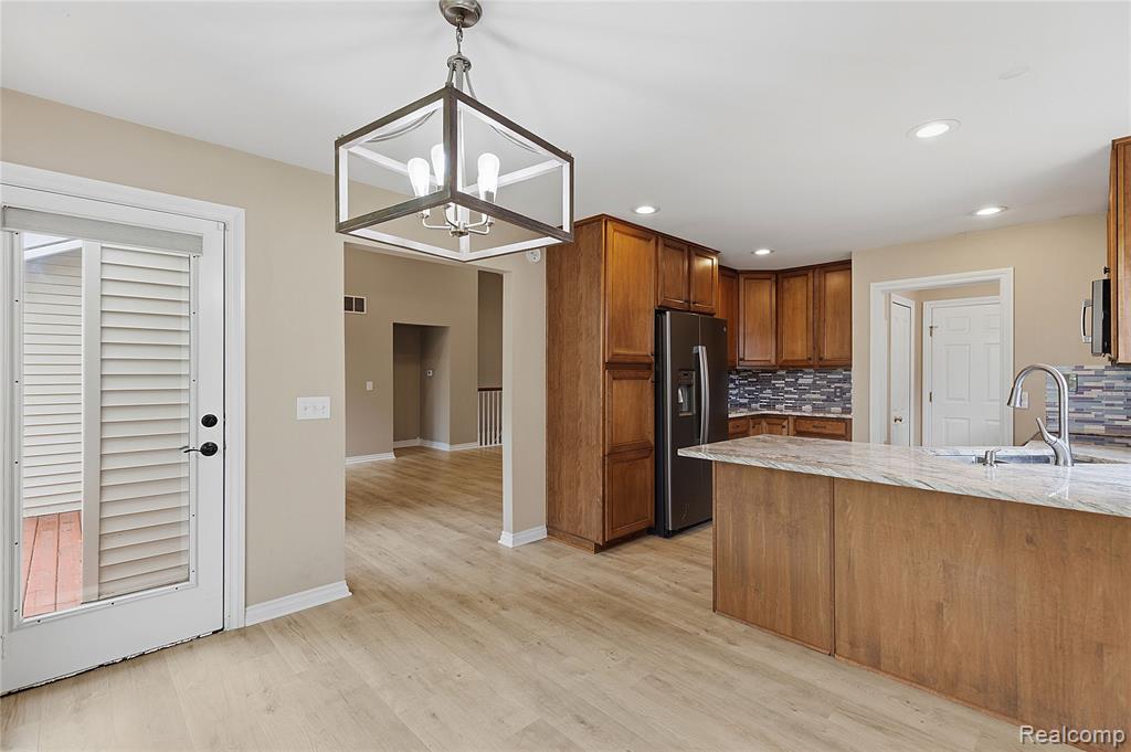 1171 Creekside Court, Burton, MI 48509 — Photo 10