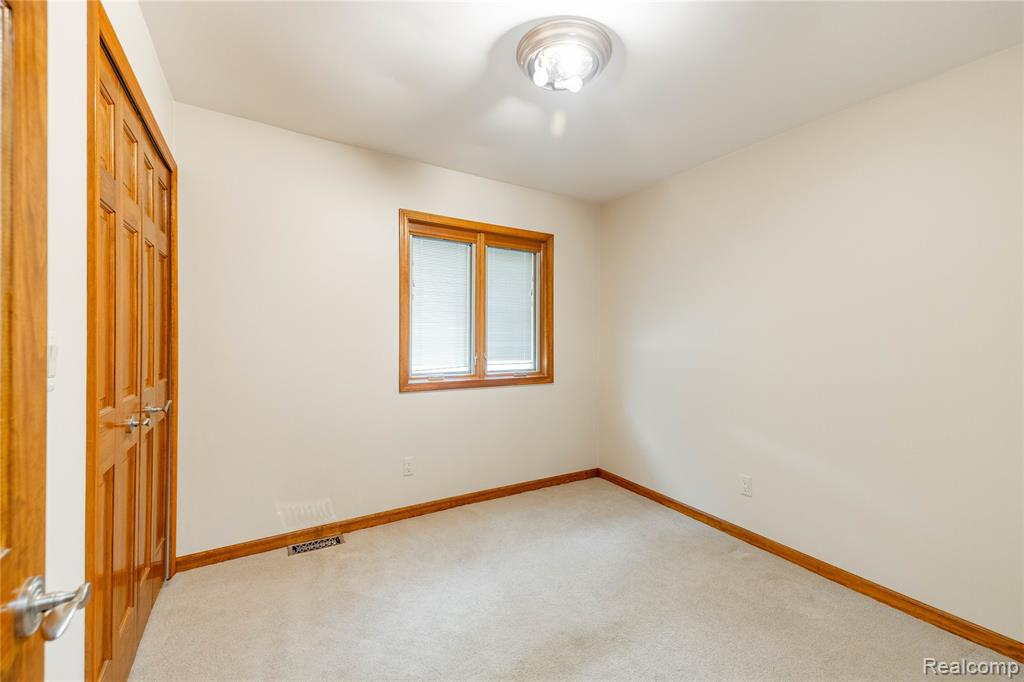 21819 Meridian Road, Grosse Ile, MI 48138 — Photo 15
