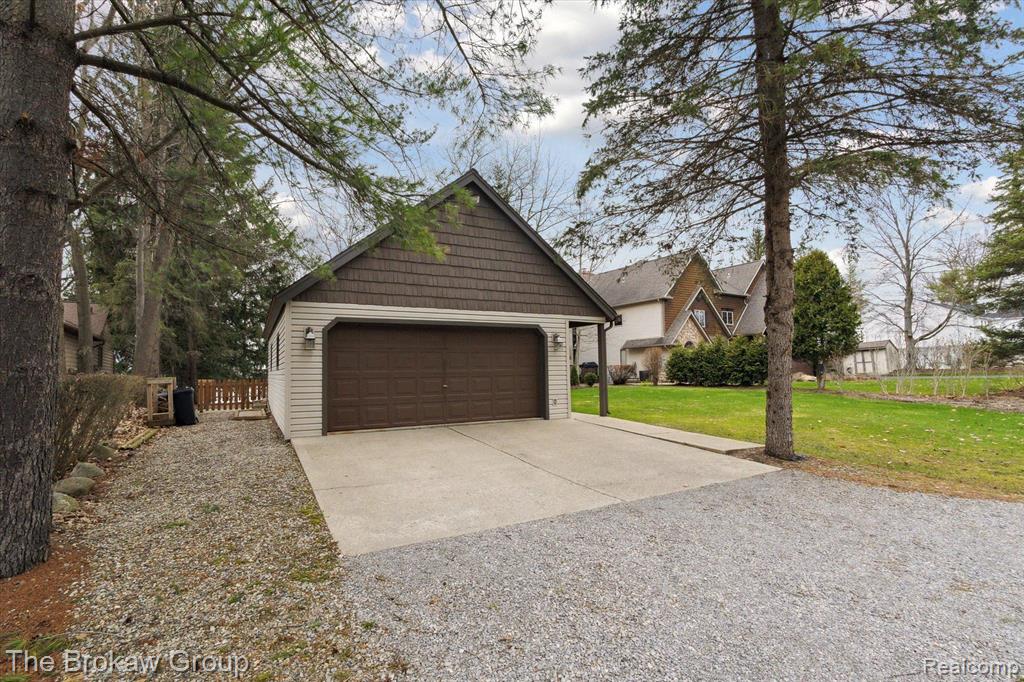 3032 WOODLAND Drive, Metamora, MI 48455 — Photo 4