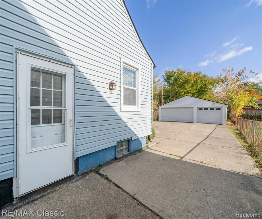 4827 Winifred Street, Wayne, MI 48184 — Photo 2