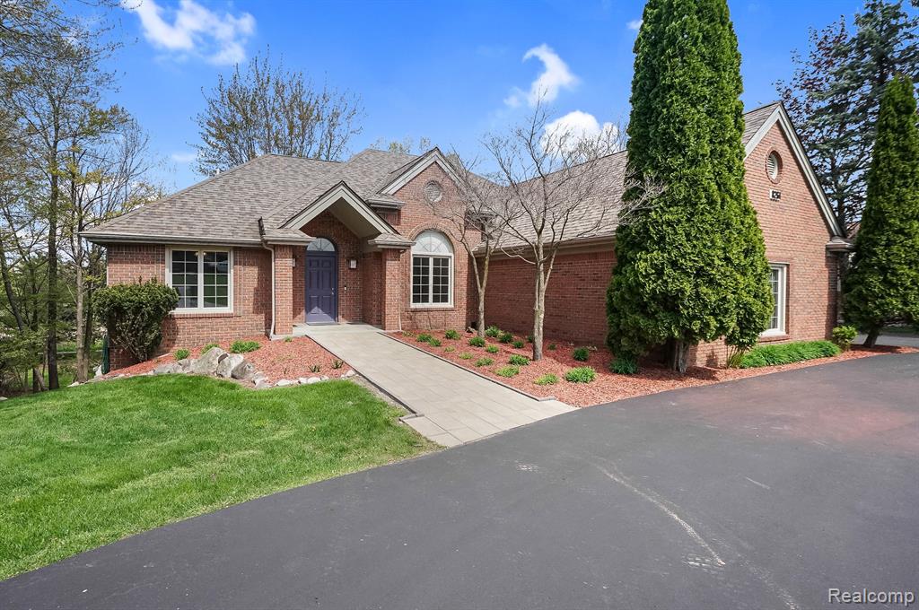 8261 STAGHORN Trail, Clarkston, MI 48348 — Photo 53
