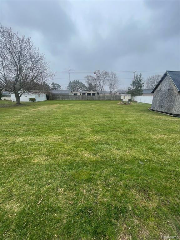 5425 Teakwood Drive, Swartz Creek, MI 48473 — Photo 12