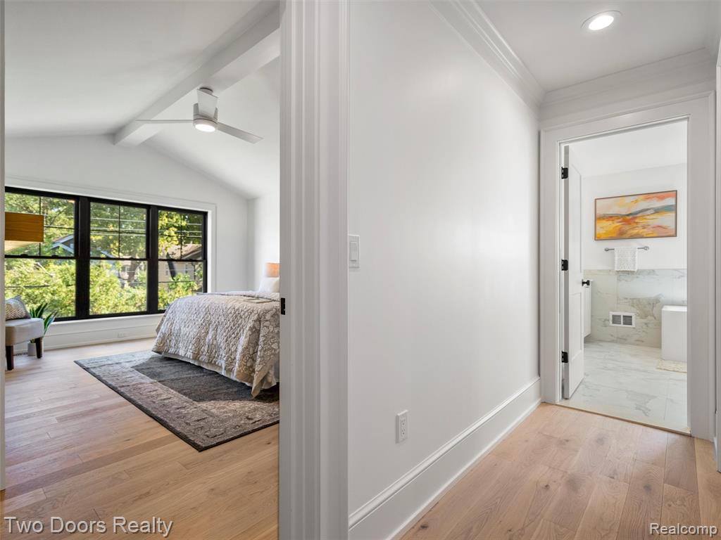 820 OAKRIDGE Avenue, Royal Oak, MI 48067 — Photo 39