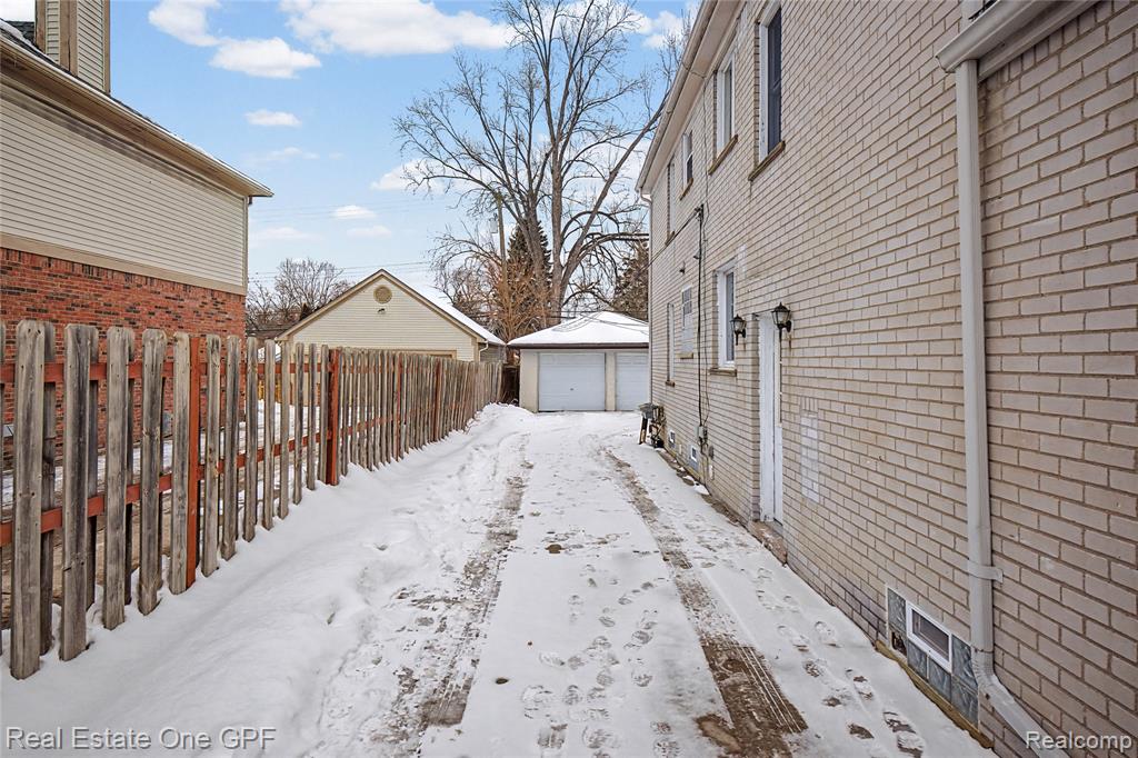 506 W 12 Mile Road, Royal Oak, MI 48073 — Photo 50