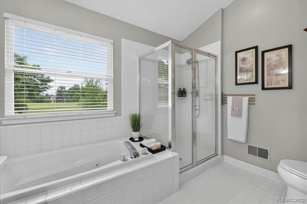 2333 Sandlewood Drive, White Lake, MI 48383 — Photo 28