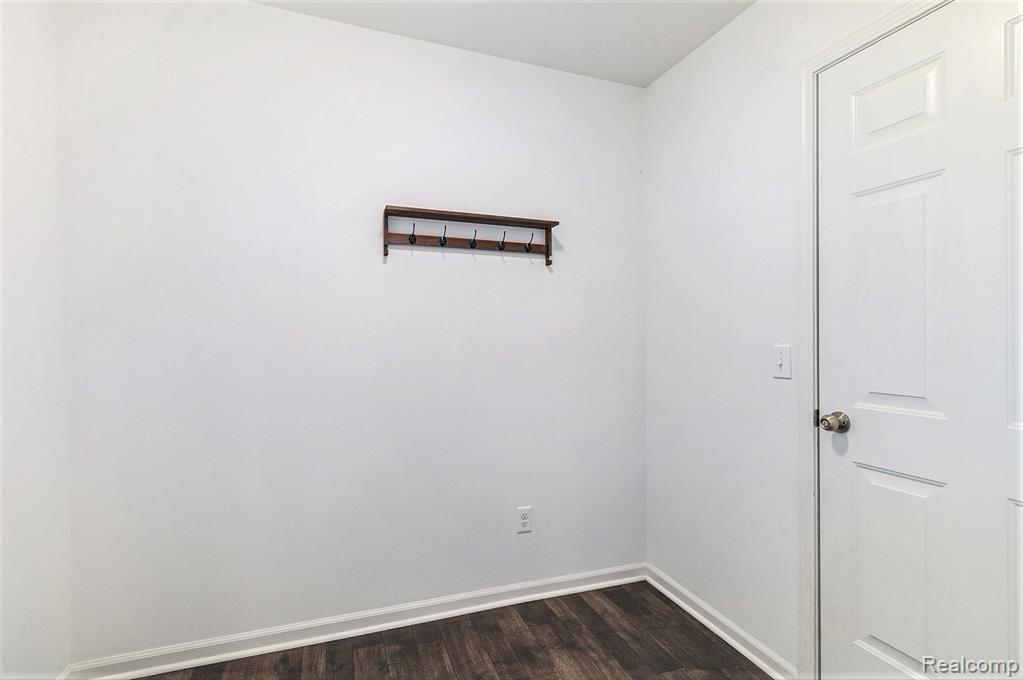 478 N Wixom Road, Wixom, MI — Photo 20