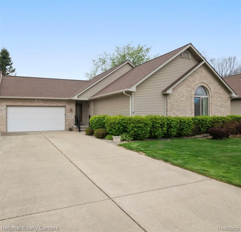 7221 Hawthorne Circle, Goodrich Vlg, MI