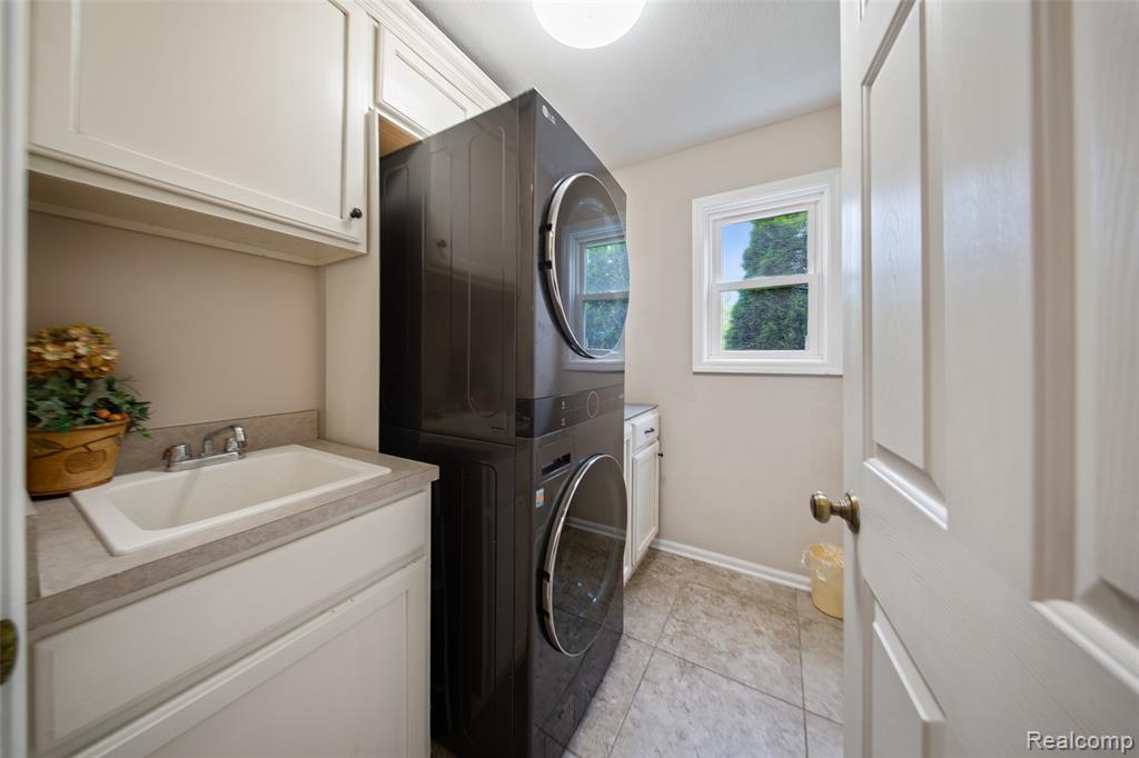 945 Gray Fox Court, Howell, MI 48843 — Photo 27