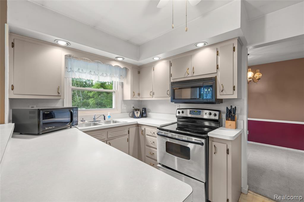 7109 Maple Dale Road, Jackson, MI 49201 — Photo 10