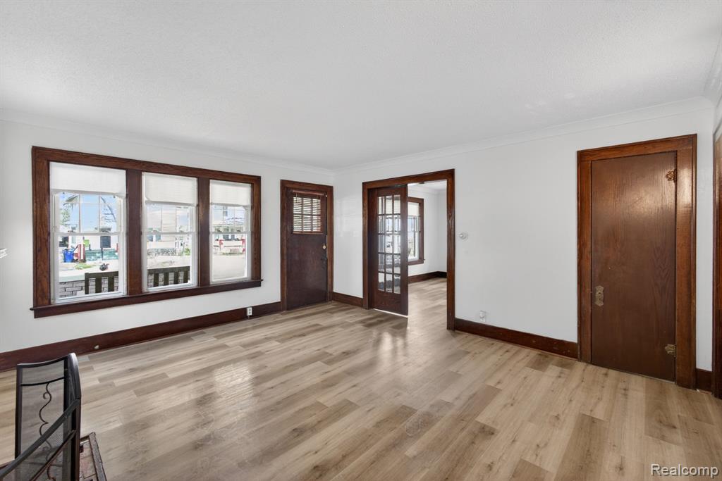 810 E 8th Street, Flint, MI 48503 — Photo 5