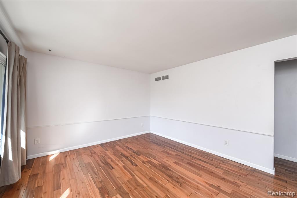 2376 COLONY Way, Ypsilanti, MI 48197 — Photo 4