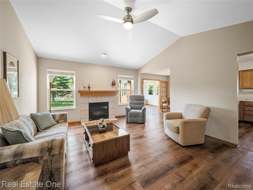 636 Vincent Street, Pinckney, MI 48169 — Photo 6