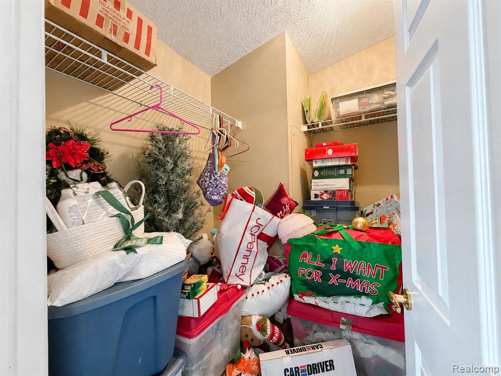 551 Twin Lakes Drive, MI — Photo 20