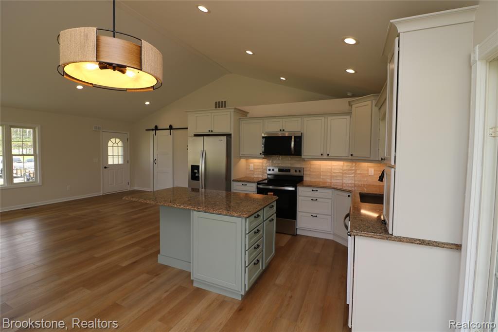 2141 Hunter Drive, Lapeer, MI 48446 — Photo 5