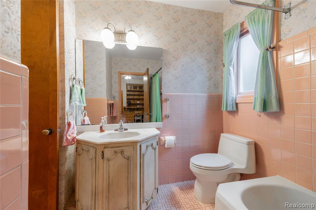 29863 East River Road, Grosse Ile, MI 48138 — Photo 28