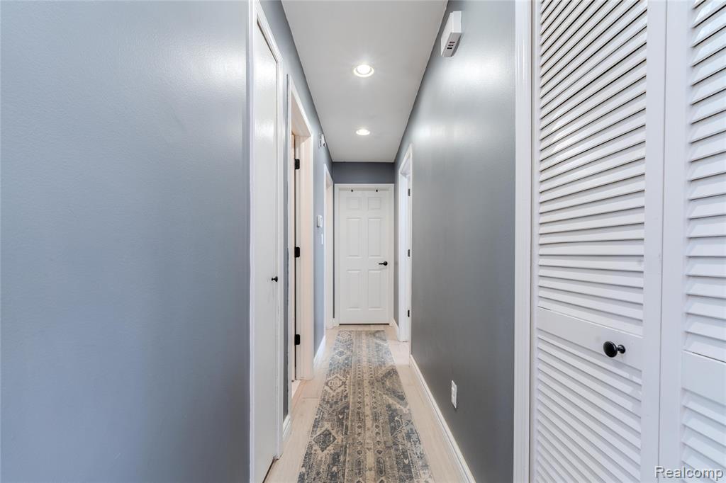 6790 Grassland Avenue, West Bloomfield, MI 48324 — Photo 18